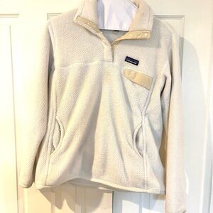Women’s Patagonia fleece pullover, creme color Large, snap collar
